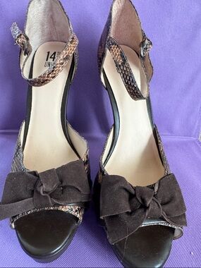 14th & Union Brown Snake-Print Heels with Black Bow